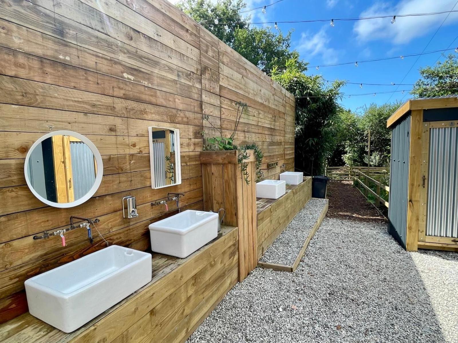 Lakeside Glamping Firecrest St Columb Major Exterior foto